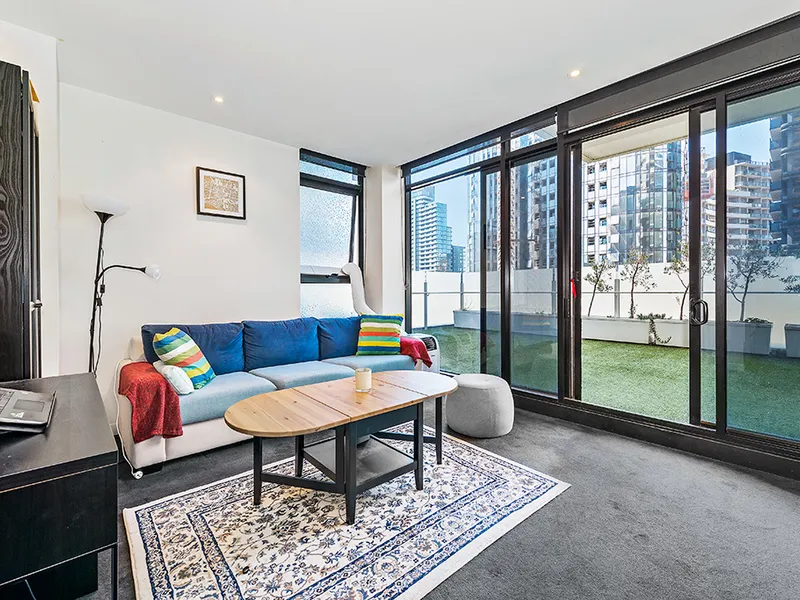 Located only minutes from the heart of South Yarra with the lounge opening out to the private rear balcony - perfect for those morning coffees! 