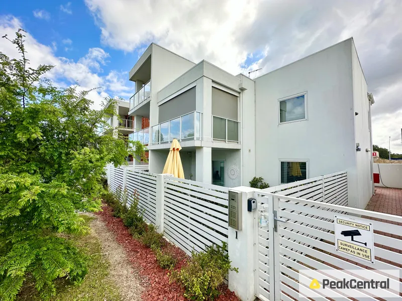 STYLISH 1 BEDROOM FURNISHED APARTMENT!