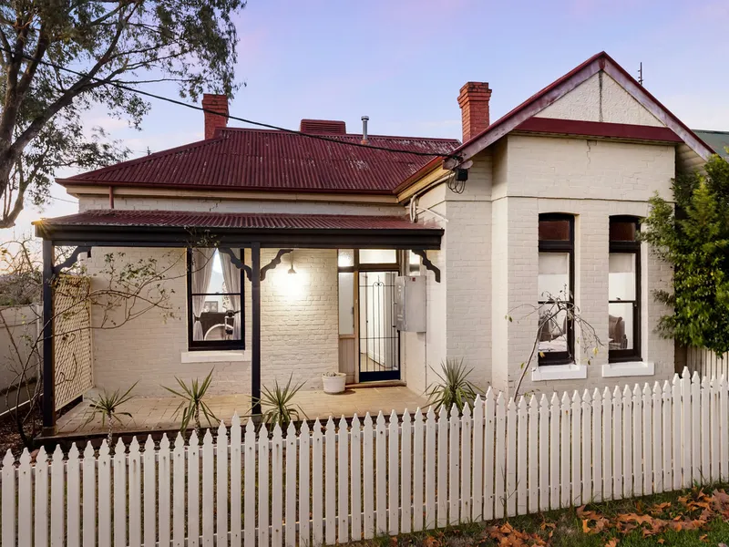 Sought After East Albury!