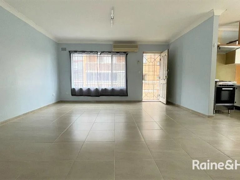 Walking Distance to Cabramatta Centre, schools and all public transport!
