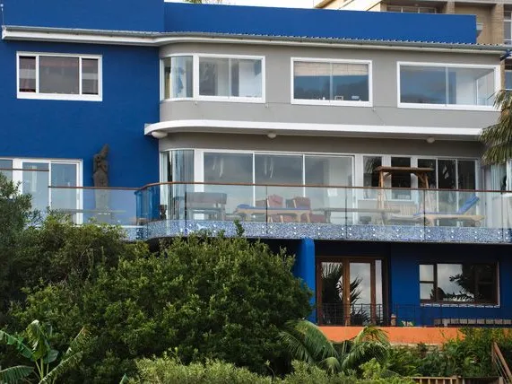 1 BDR LARGE WATERFRONT DECO FLAT AVAIL NOW