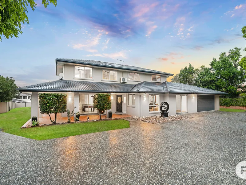 Grand and luxurious family home in a great locale