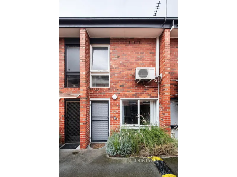 Boutique 70’s era class