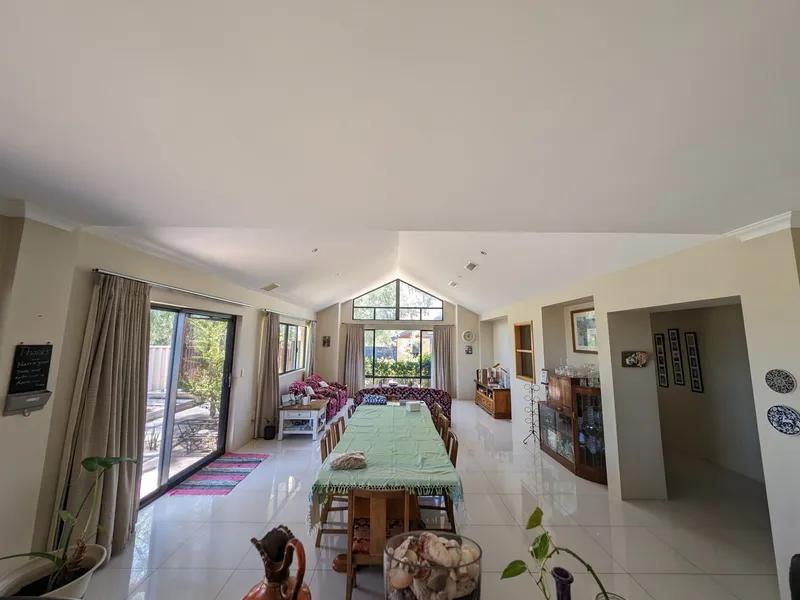 Large fabulous home for rent in Dalyellup