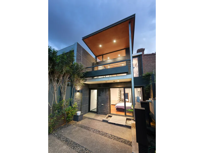 A modern transformation in Carlton central