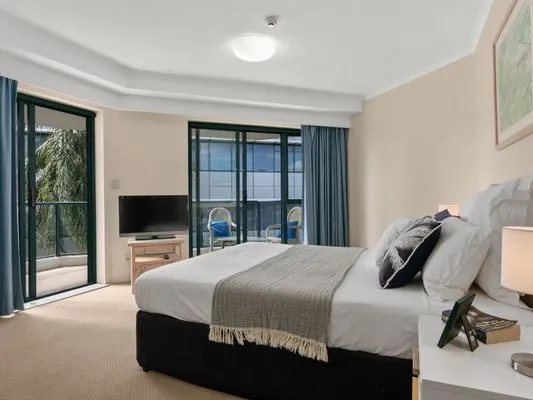 FULLY FURNISHED ELEVATED APARTMENT ON THE ESPLANADE