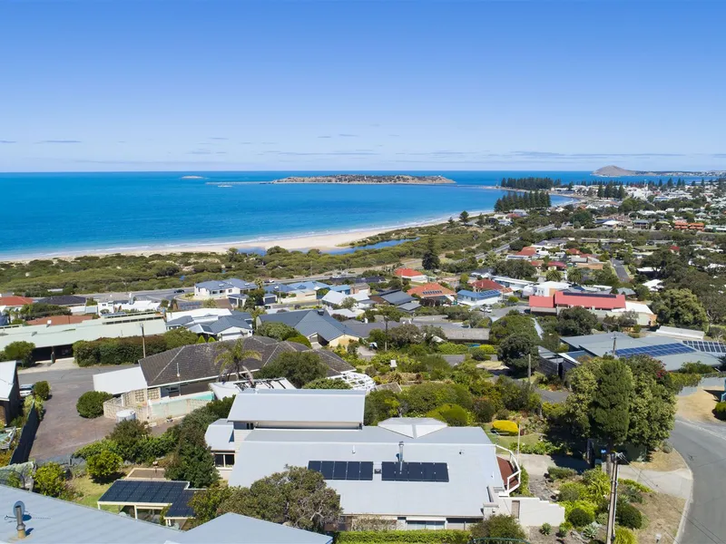 Panoramic Sea & Island Views