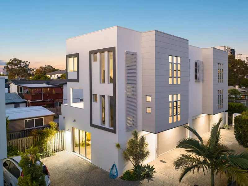 YOUR COASTAL DREAM HOME IS HERE!