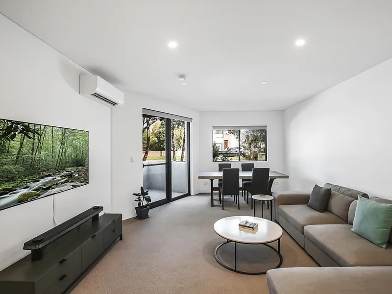 Contemporary apartment ideal for easy entertaining