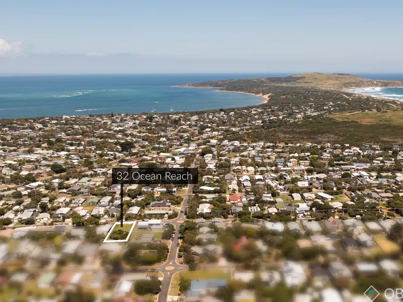 Close to the surf, close to the shops!