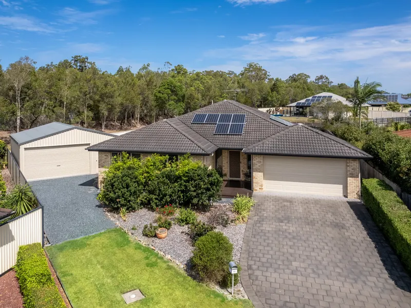 Absolute Lifestyle Perfection - Large, prestige lowset on 1027m2 with Shed!