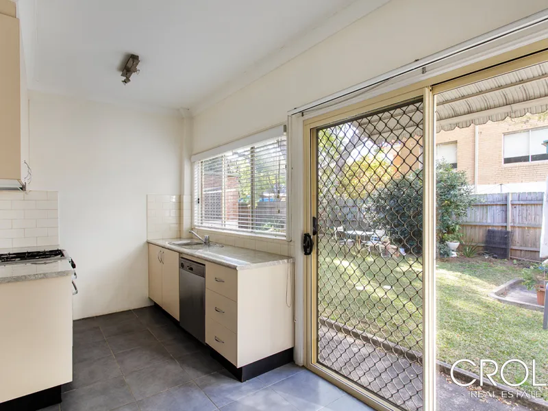 One Bedroom Garden Apartment