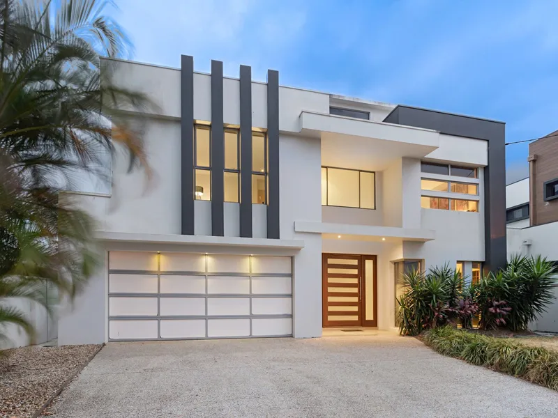 Opulent living in the heart of Broadbeach Waters