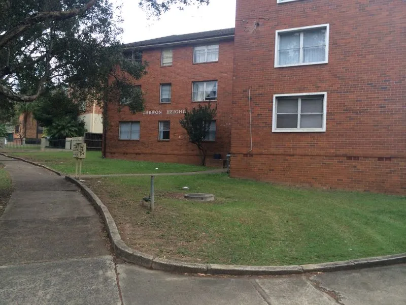 THREE BEDROOM APARTMENT!