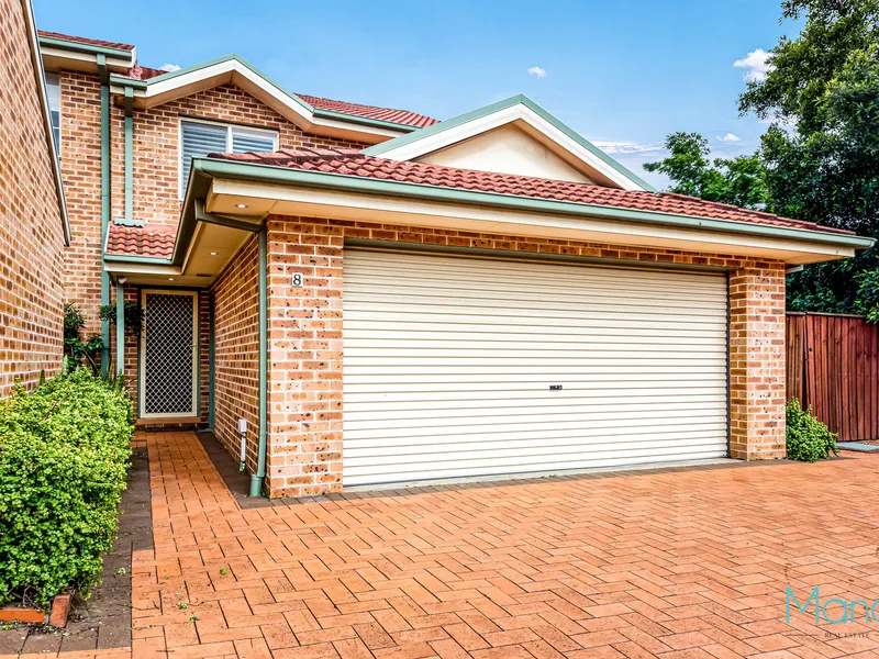 Spacious townhouse within well-maintained complex