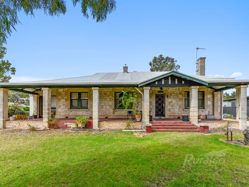 Character Period Home - 100 Years Young - 3271m2 Allotment