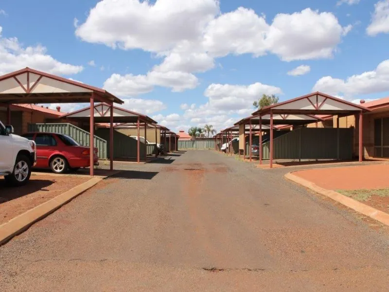 UNBEATABLE VALUE – REALISTIC VENDORS