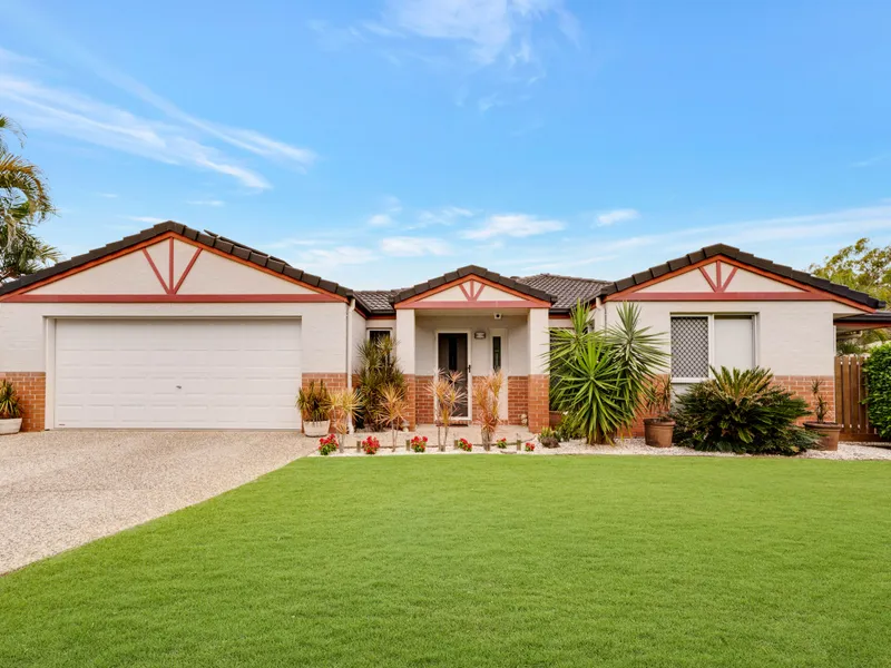 **AVAILABLE** Well Maintained Throughout In Quiet Location On 1,102m2! BE QUICK!!!