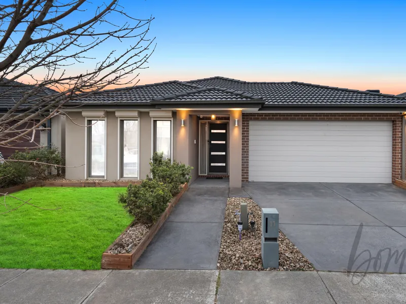 Beautiful Family Living in Prestigious Mickleham Locale!