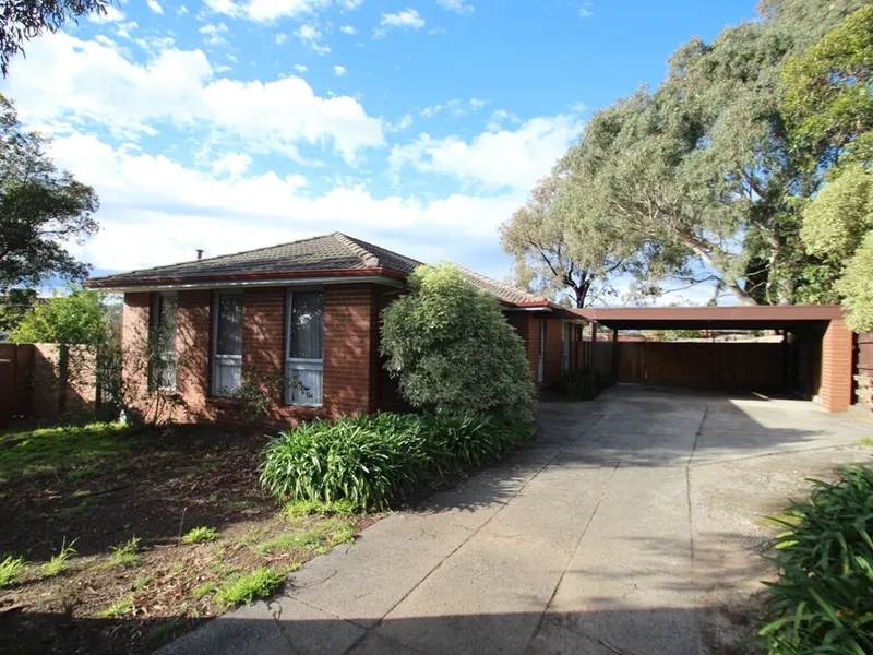 Family Home In Beautiful Wheelers Hill