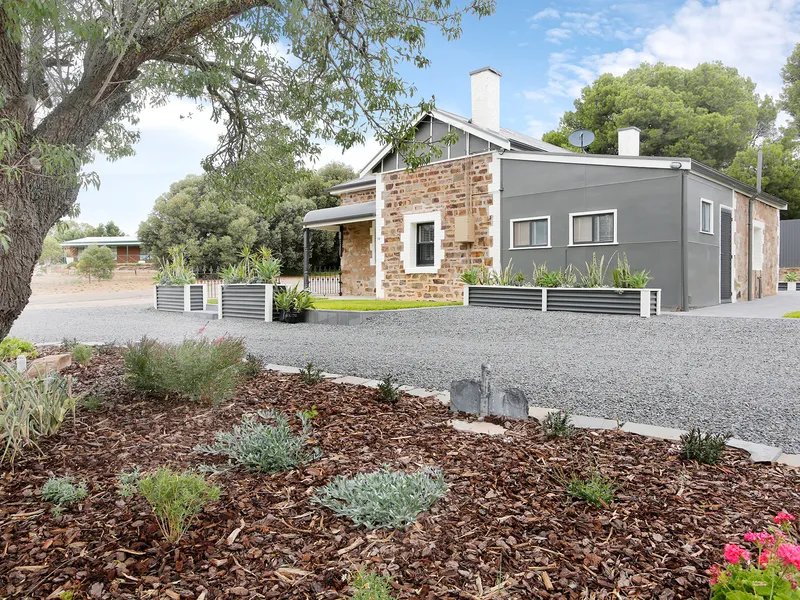 CHARACTER COTTAGE FULLY RENOVATED C1880