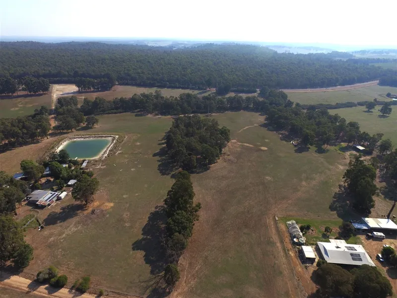Beautiful Farm with 2 houses 5 minutes from Donnybrook