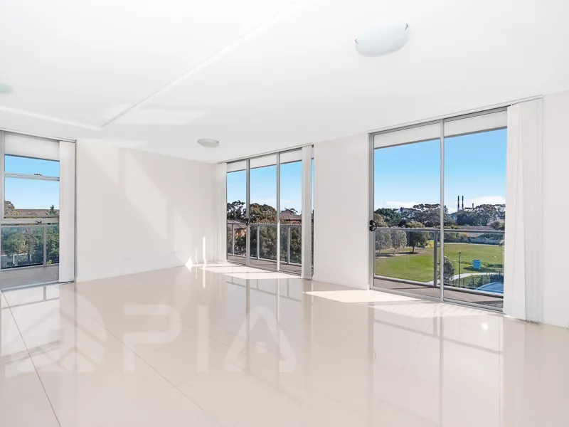 AS NEW APARTMENT RESORT LIFESTYLE WITH 2 CAR SPACES!!