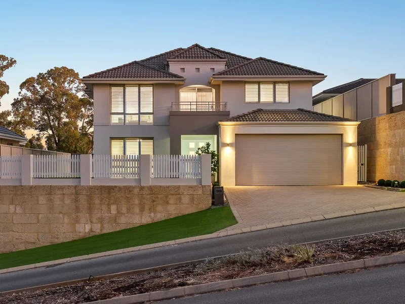 Immaculate Home with Pristine Pool!