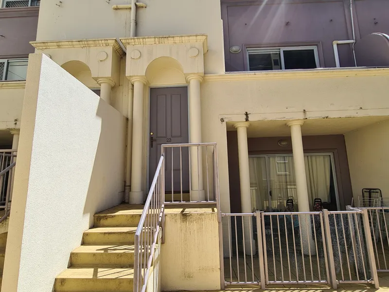 Charming 3 Bedroom 2 bathroom  Apartment (furnished)