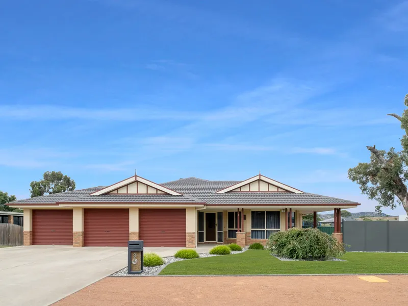 Immaculate Single Storey Home