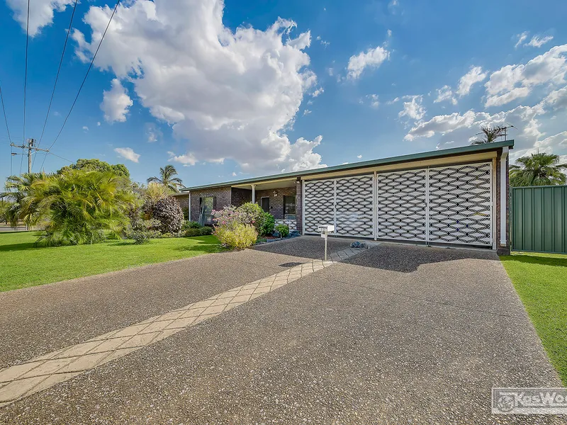 STUNNING SPACIOUS 3 BEDROOM BRICK HOME. COLOUR BOND ROOF. WELL LOVED & CARED FOR.