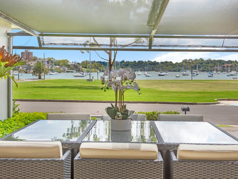 Bayside entertainer with unobstructed water views