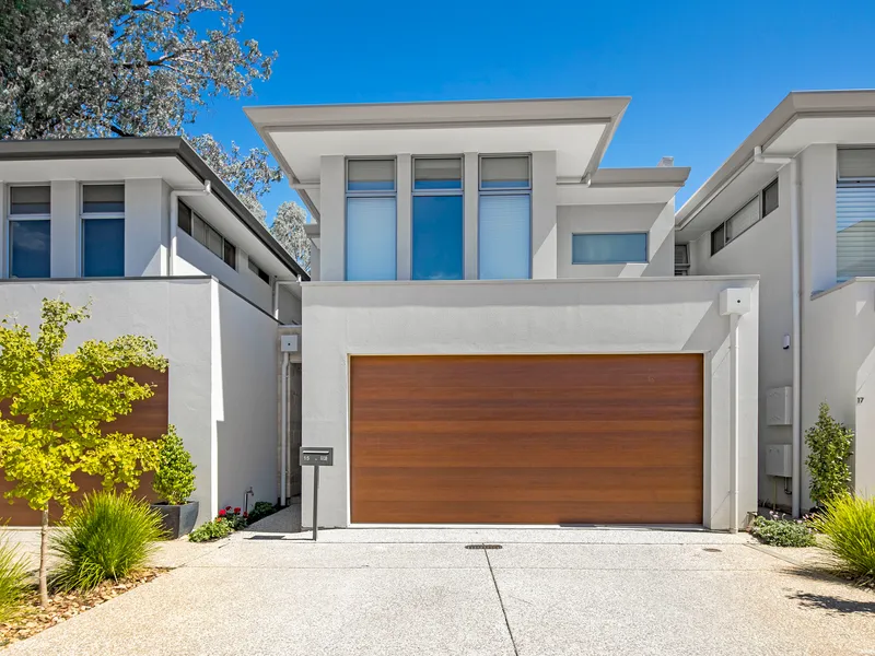 Stylish modern living with all-rounder appeal on tranquil Orlando