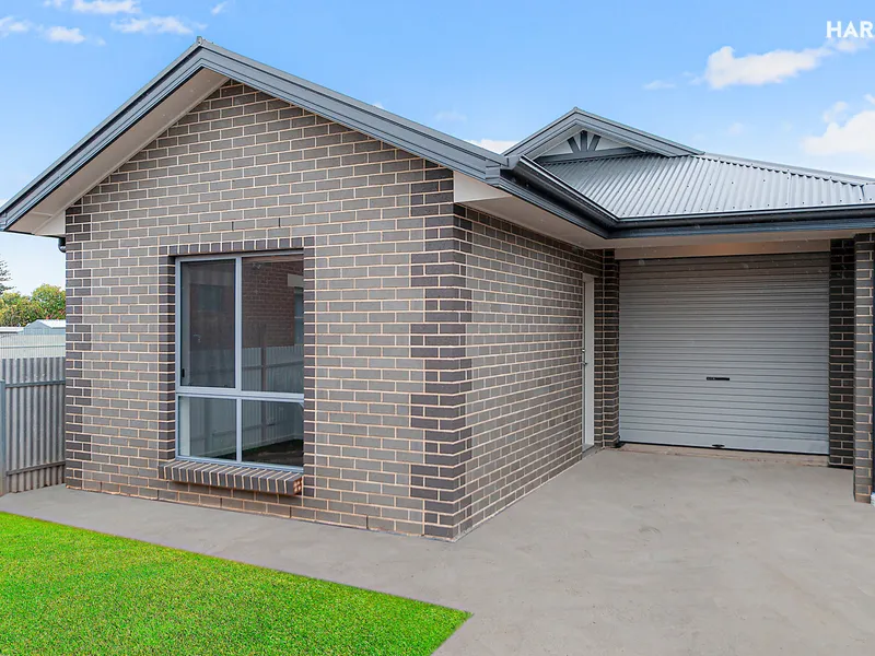 MODERN HOUSE, PRIME LOCATION!!