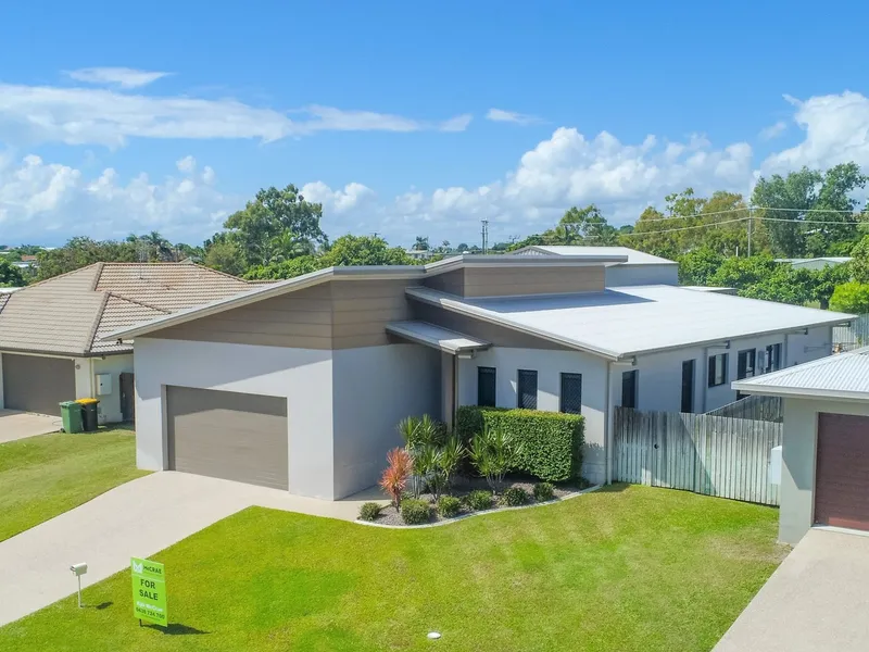 HIGH QUALITY EXECUTIVE HOME WITH LARGE SHED
