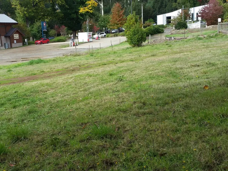 OVER 1300M2 PRIME COMMERCIAL LAND!