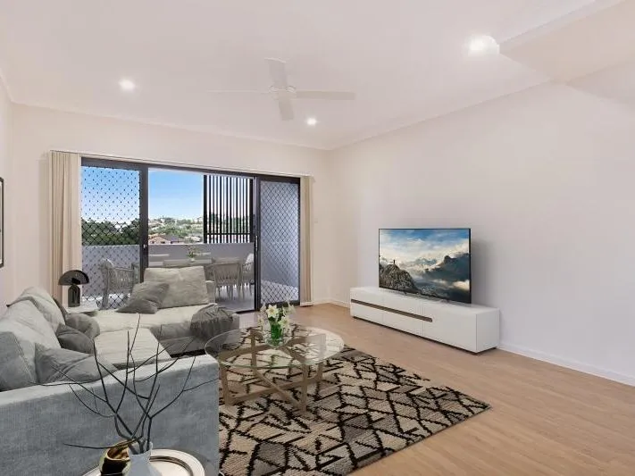IMMACULATE TOWNHOUSE IN SUMMER FIELD TERRACES AT MANLY WEST
