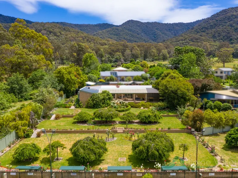 The Perfect Family Home or Entertainer??