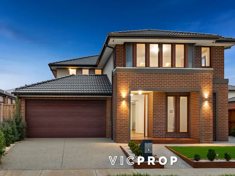 Modern Henley Built Luxury