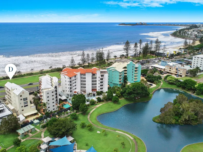 FULL FLOOR APARTMENT @ BEACHFRONT ALEXANDRA HEADLAND LOCATION