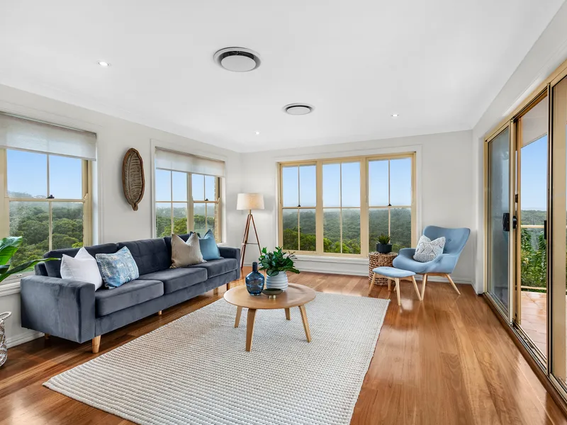 Exclusive Residence Overlooking the Northern Beaches