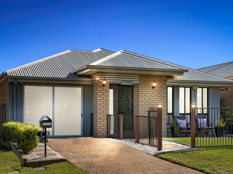 MODERN COMFORT WITH SUPERB ALFRESCO ENTERTAINING