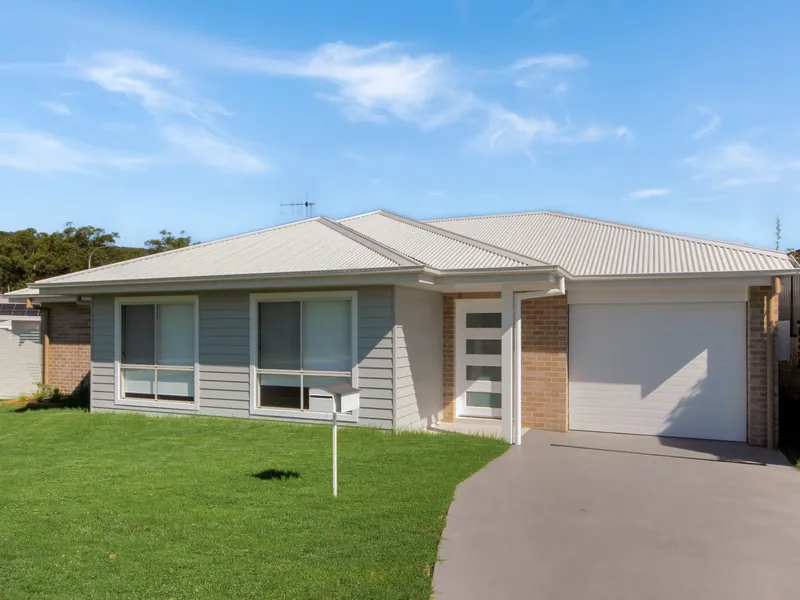 Brand new three bedroom house in Dunboagn