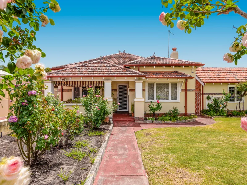 Beautifully Maintained 1940's Home on 911m2!