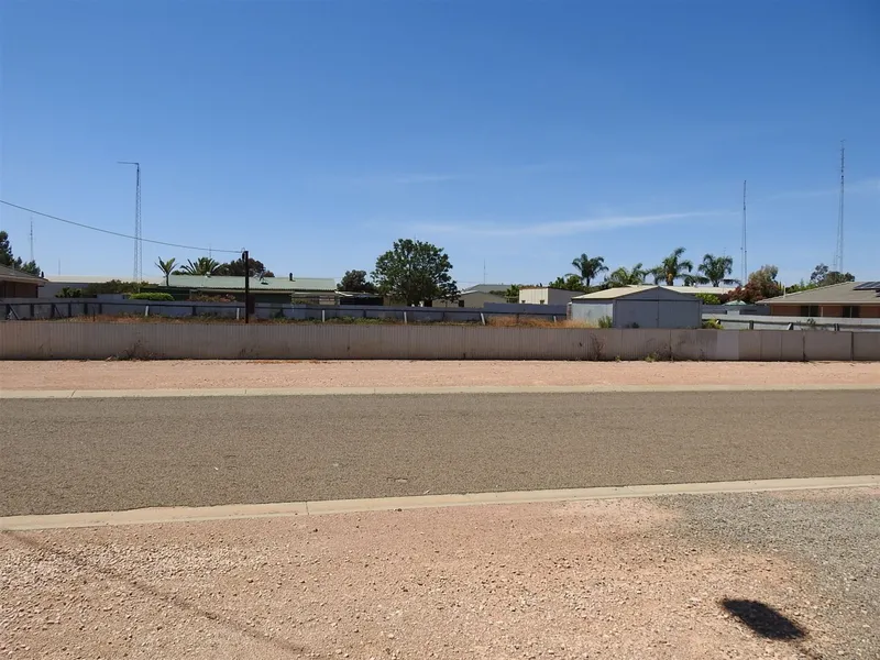 Build your dream home on a Huge 1218sqm allotment