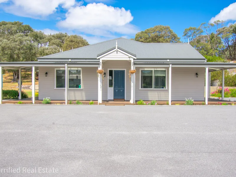 STUNNING LIFESTYLE HOME