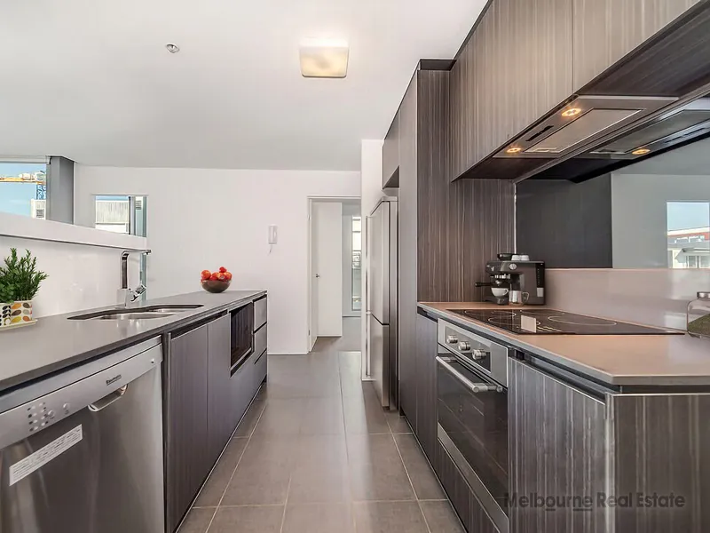 Sublime Space, Fabulous Terrace Entertaining & Prized Lifestyle Location