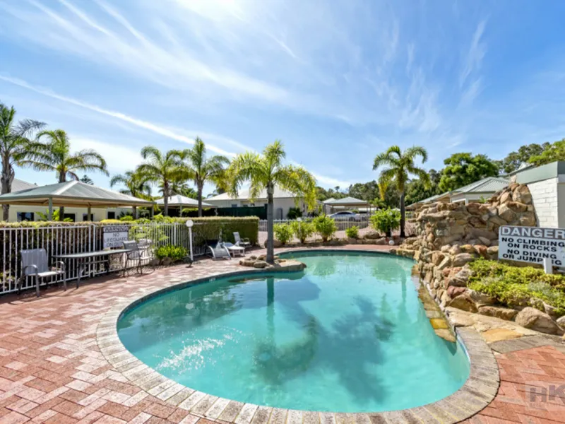 GREAT LOCATION IN CONNOLLY !