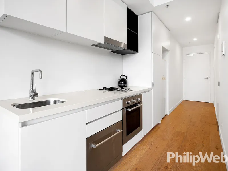 Furnished Apartment in The Heart of it all!