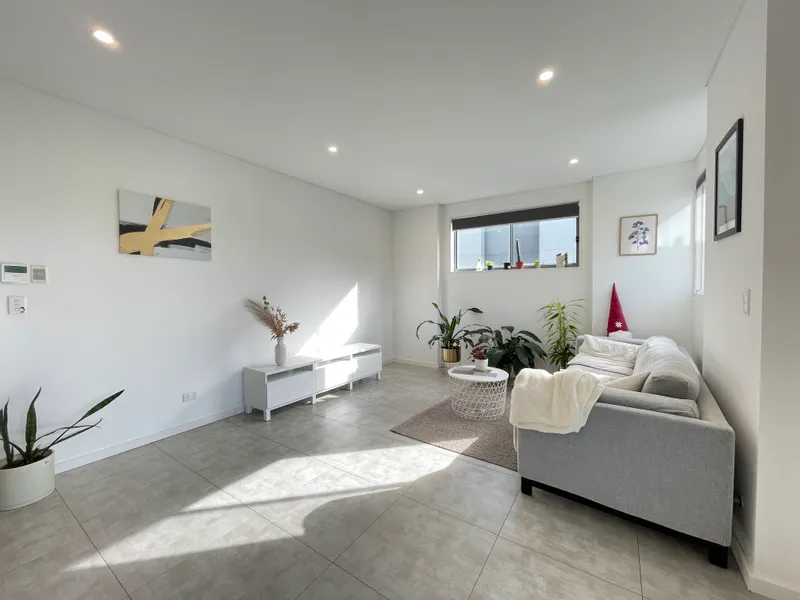 Stylish Super Convenient Two Bedroom Apartment for leasing